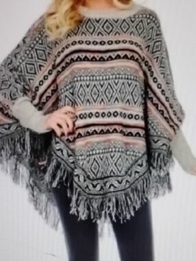Aztec Diamond Fringed Sleeved Poncho